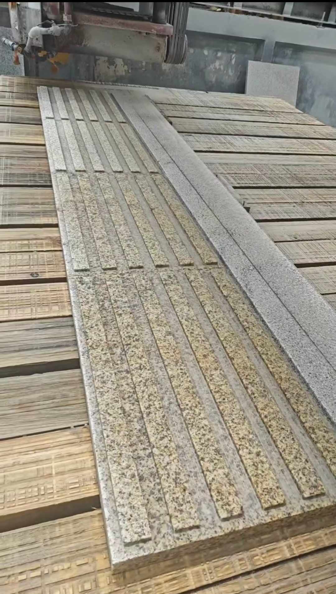 吉林市黄金麻盲道石 盲条