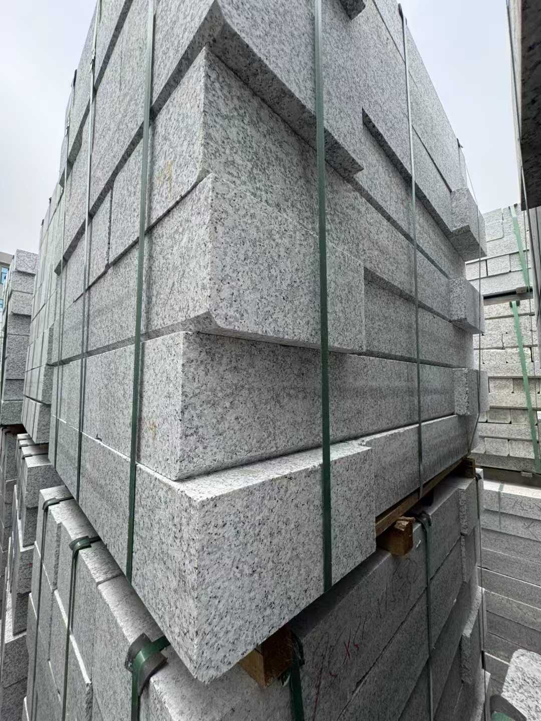 吉林市芝麻白路牙石 马路牙子