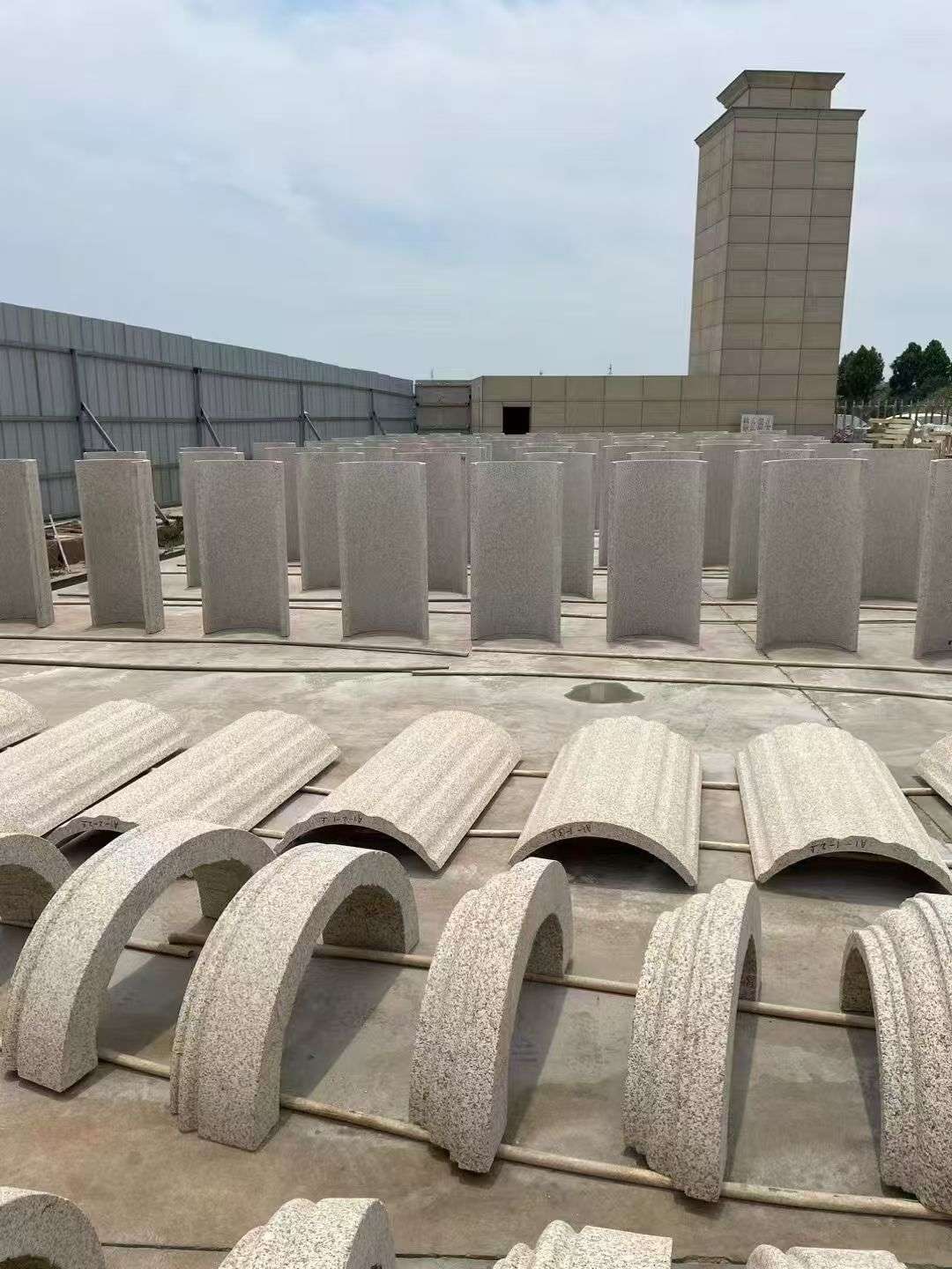 吉林市黄金麻别墅柱皮 异形 线条定制